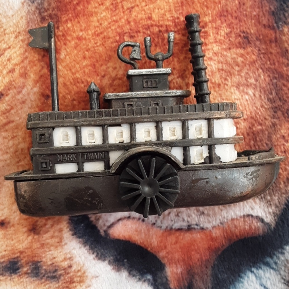 Vintage boat diacast pencil sharpener